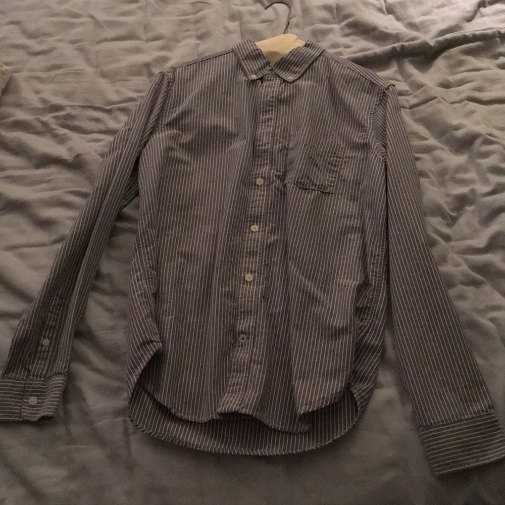 NWOT Gap Men’s Blue&White Striped Shirt (Small)